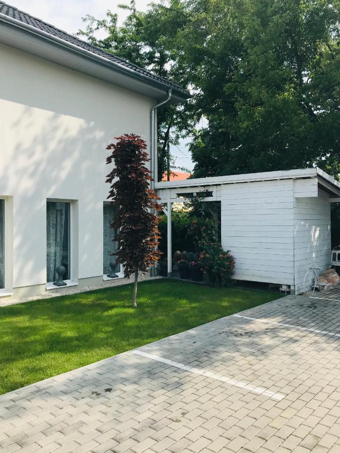 Pastel Guesthouse Balatonfured Exterior photo